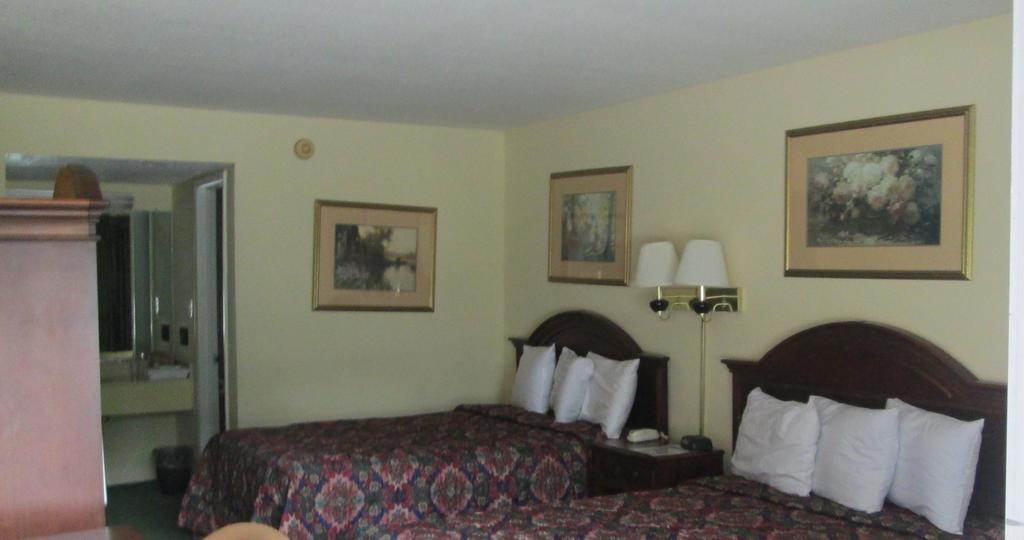 Regency Inn Fayetteville/Fort Bragg Номер фото