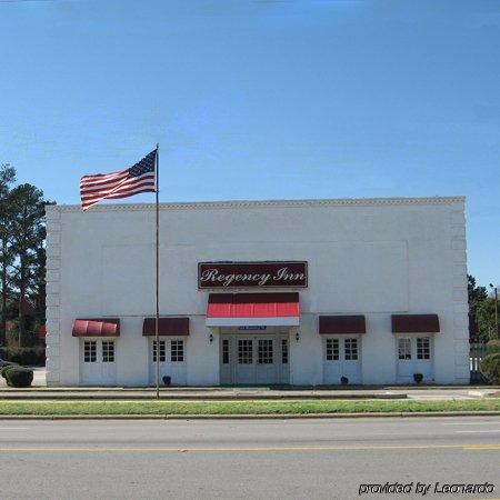 Regency Inn Fayetteville/Fort Bragg Экстерьер фото