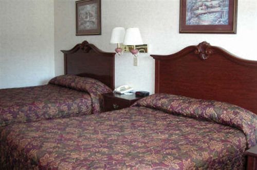 Regency Inn Fayetteville/Fort Bragg Экстерьер фото